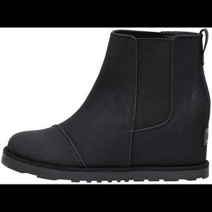 NWOT Women's Kendra Hidden Wedge Boot +Memory Foam